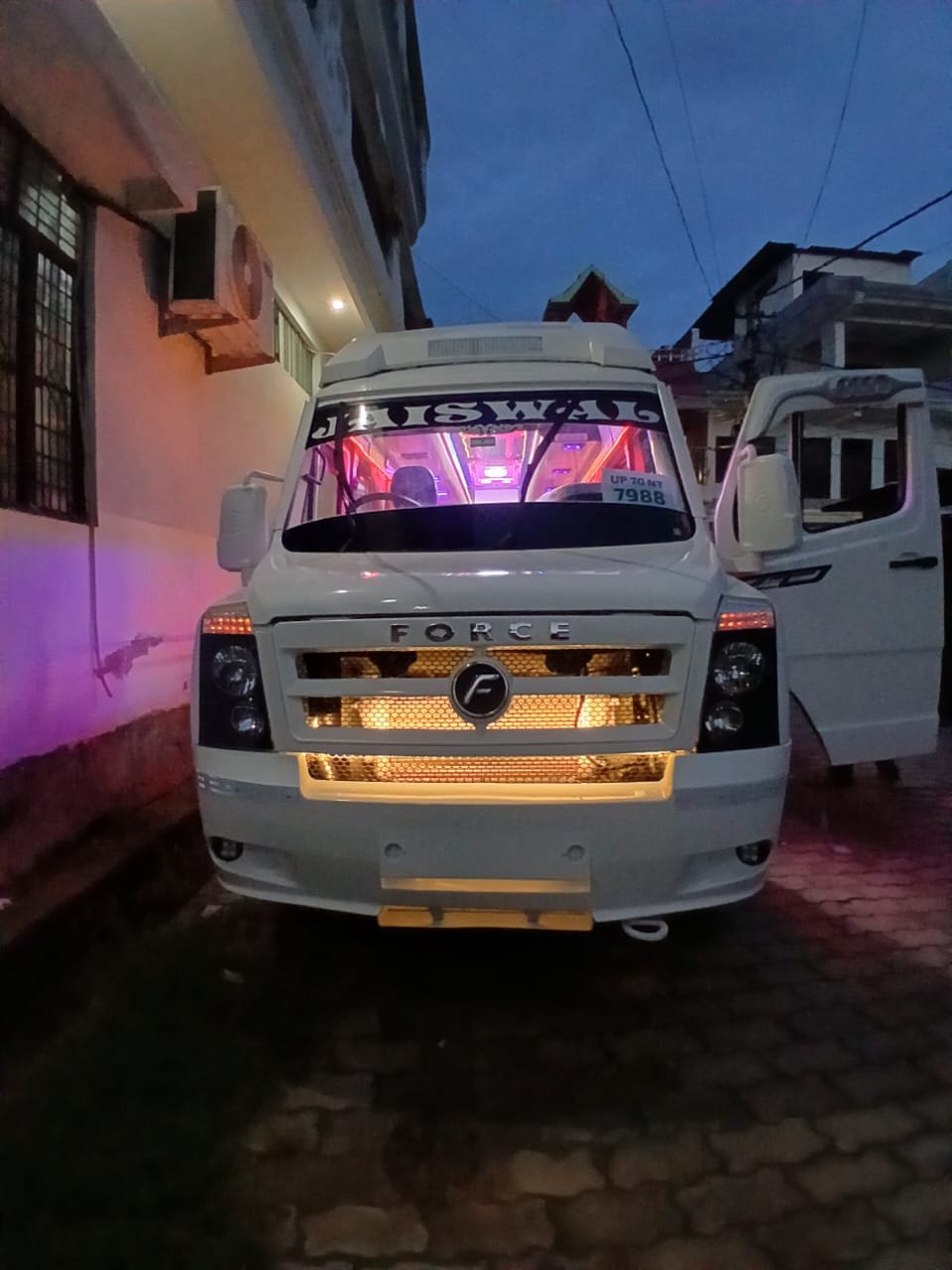 taxi service near me 